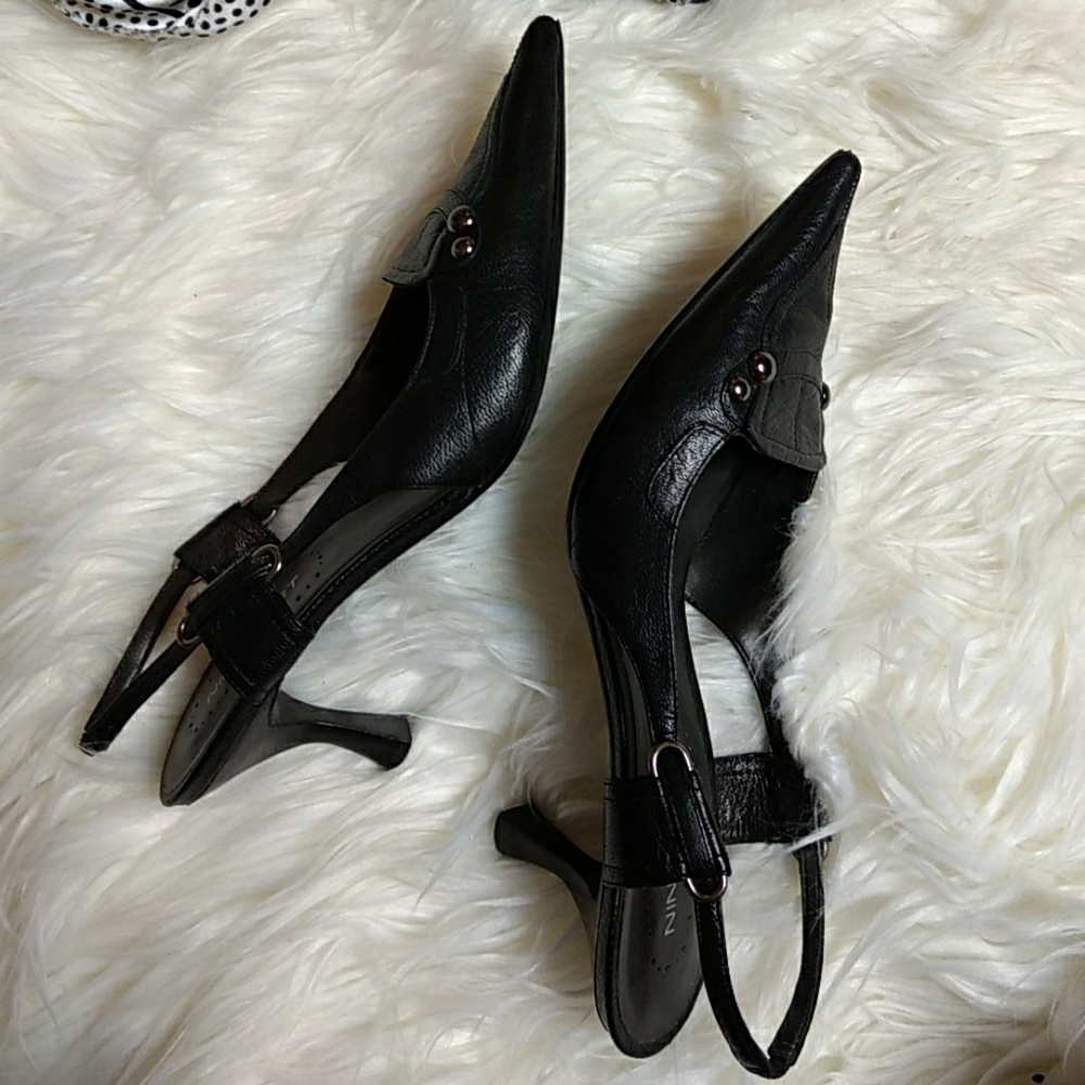 Shoes - Picture 4 of 6